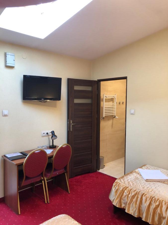 Hotel Sekwana Czestochowa Bagian luar foto